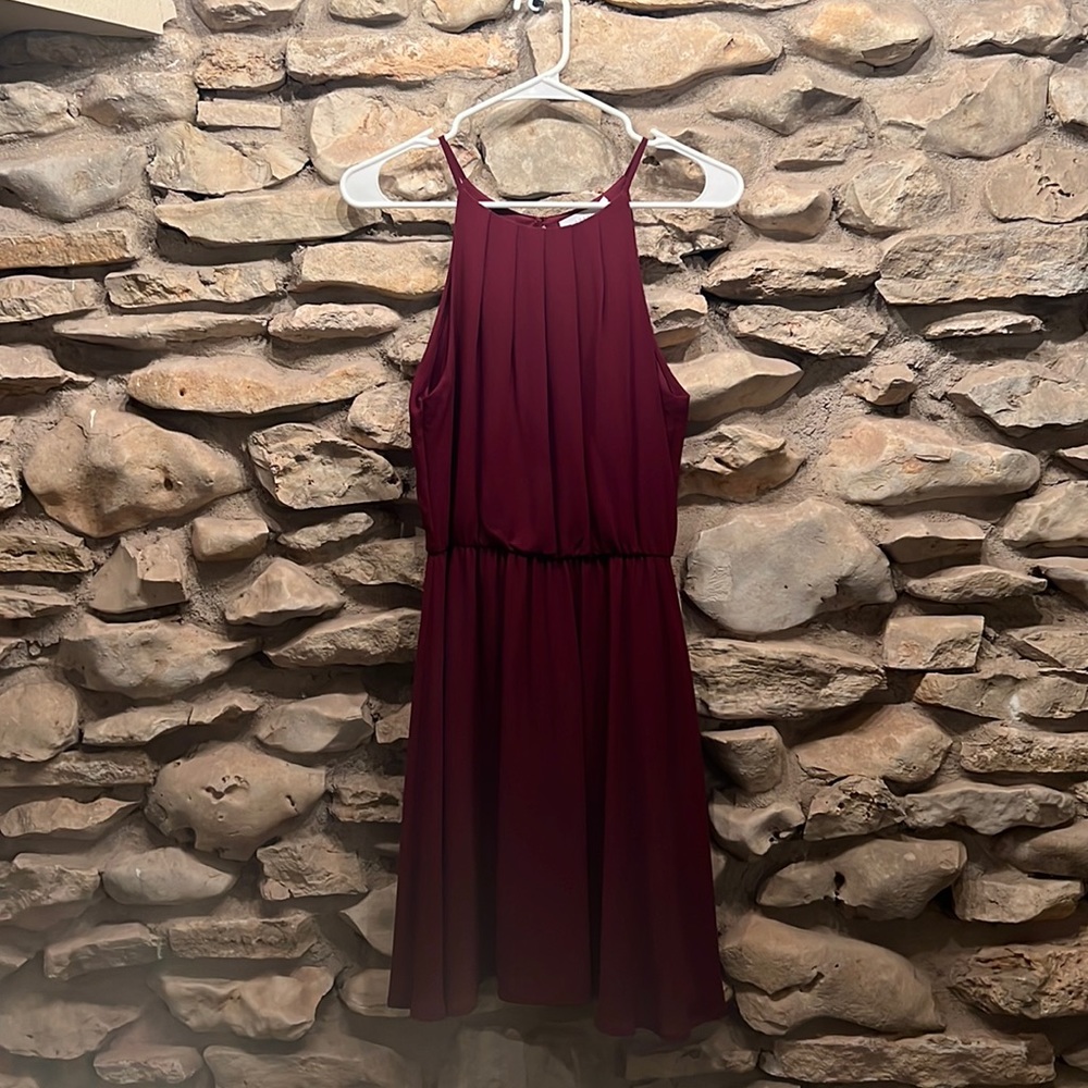 Sleeveless. Lined. Polyester.